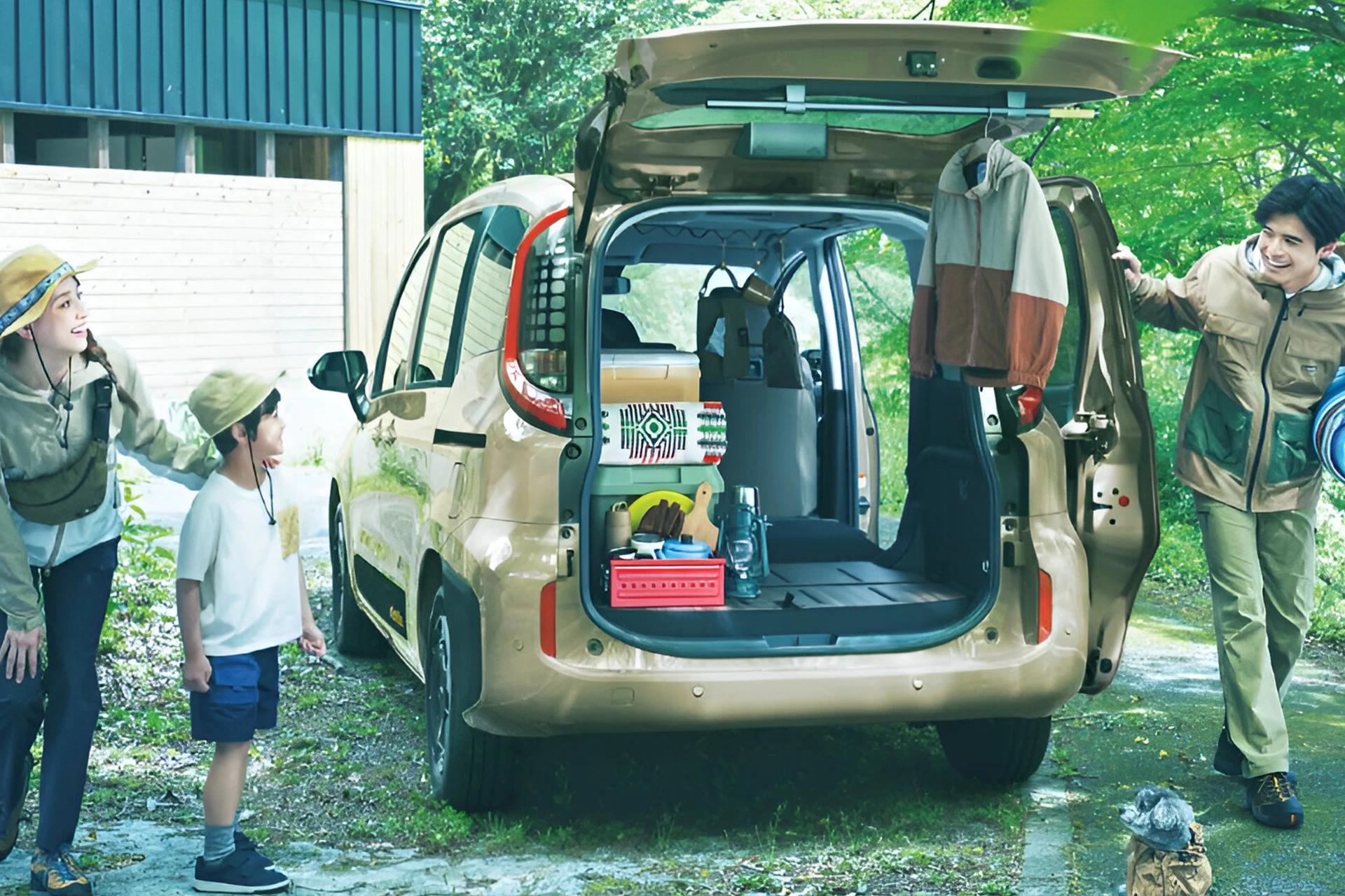 Toyota Sienta Hybrid